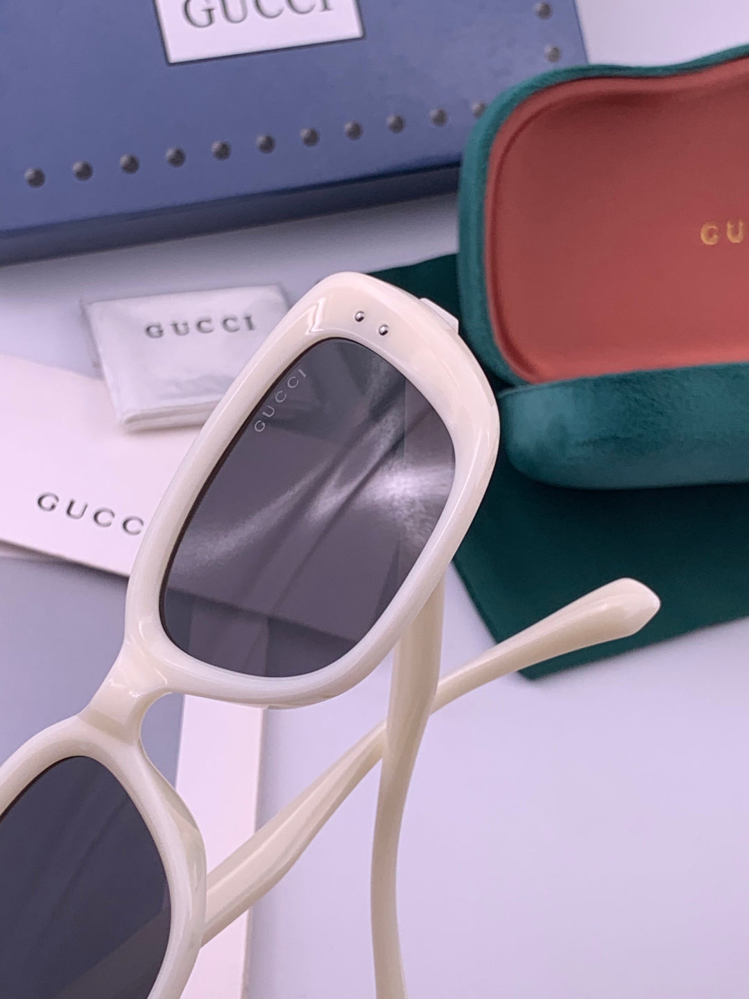 Gucci G5906 Polarized Square Black Lens Sunglasses for Men & Women - detail image 3