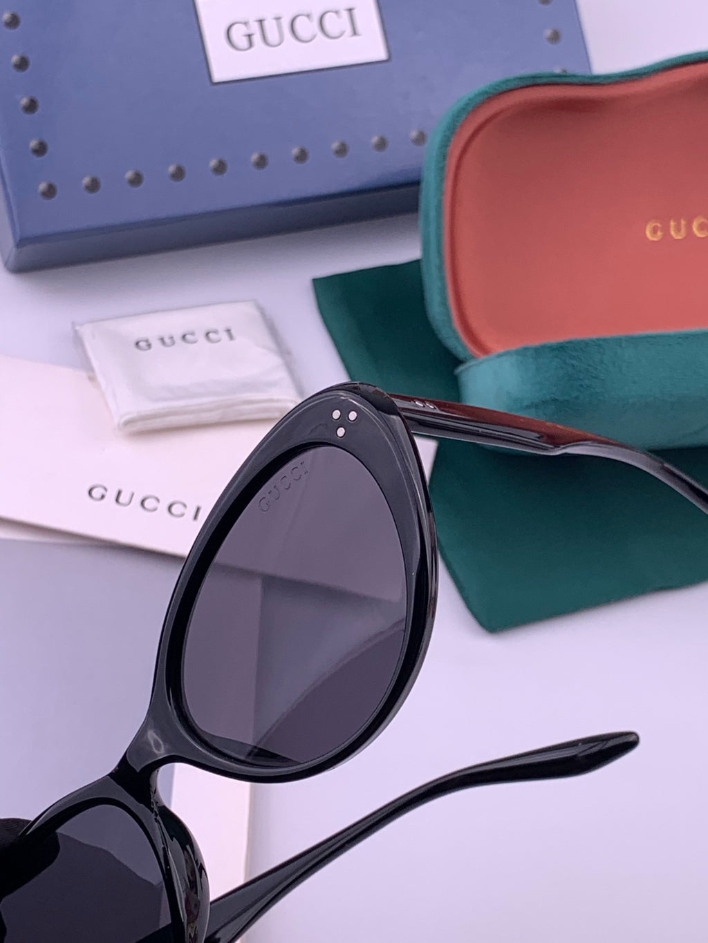 Gucci G65504 Polarized Fashion Black Lens Sunglasses for Men & Women - 431436 - detail image 2