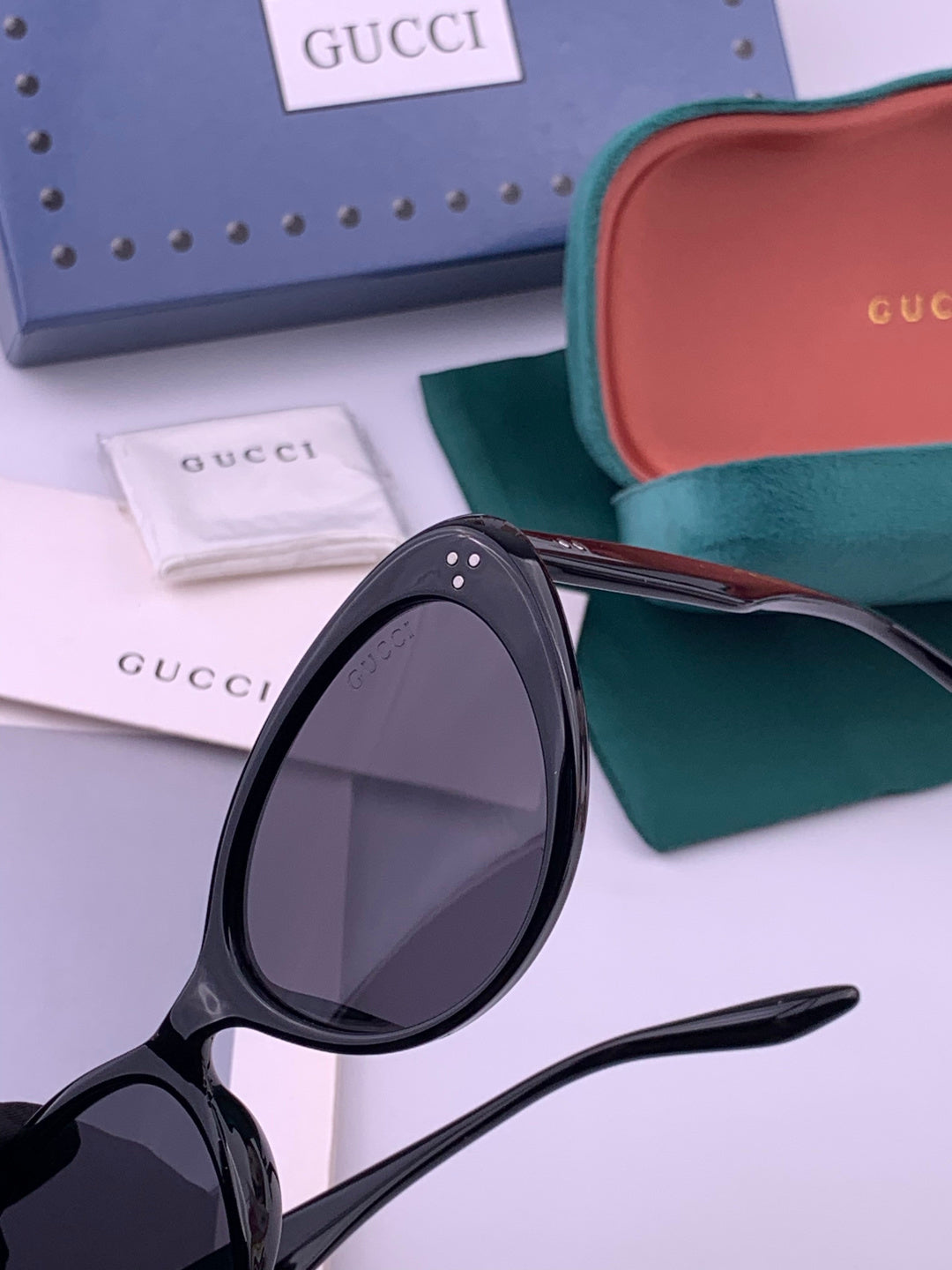 Gucci G65504 Polarized Fashion Black Lens Sunglasses for Men & Women - 431436 - detail image 2