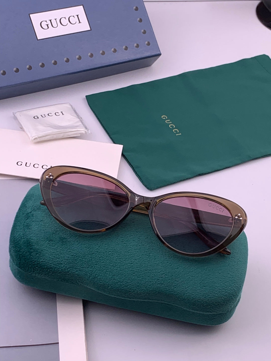 Gucci G65504 Polarized Fashion Black Lens Sunglasses for Men & Women - detail image 7