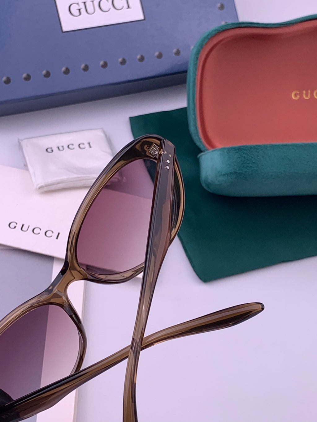 Gucci G65504 Polarized Fashion Black Lens Sunglasses for Men & Women - detail image 3