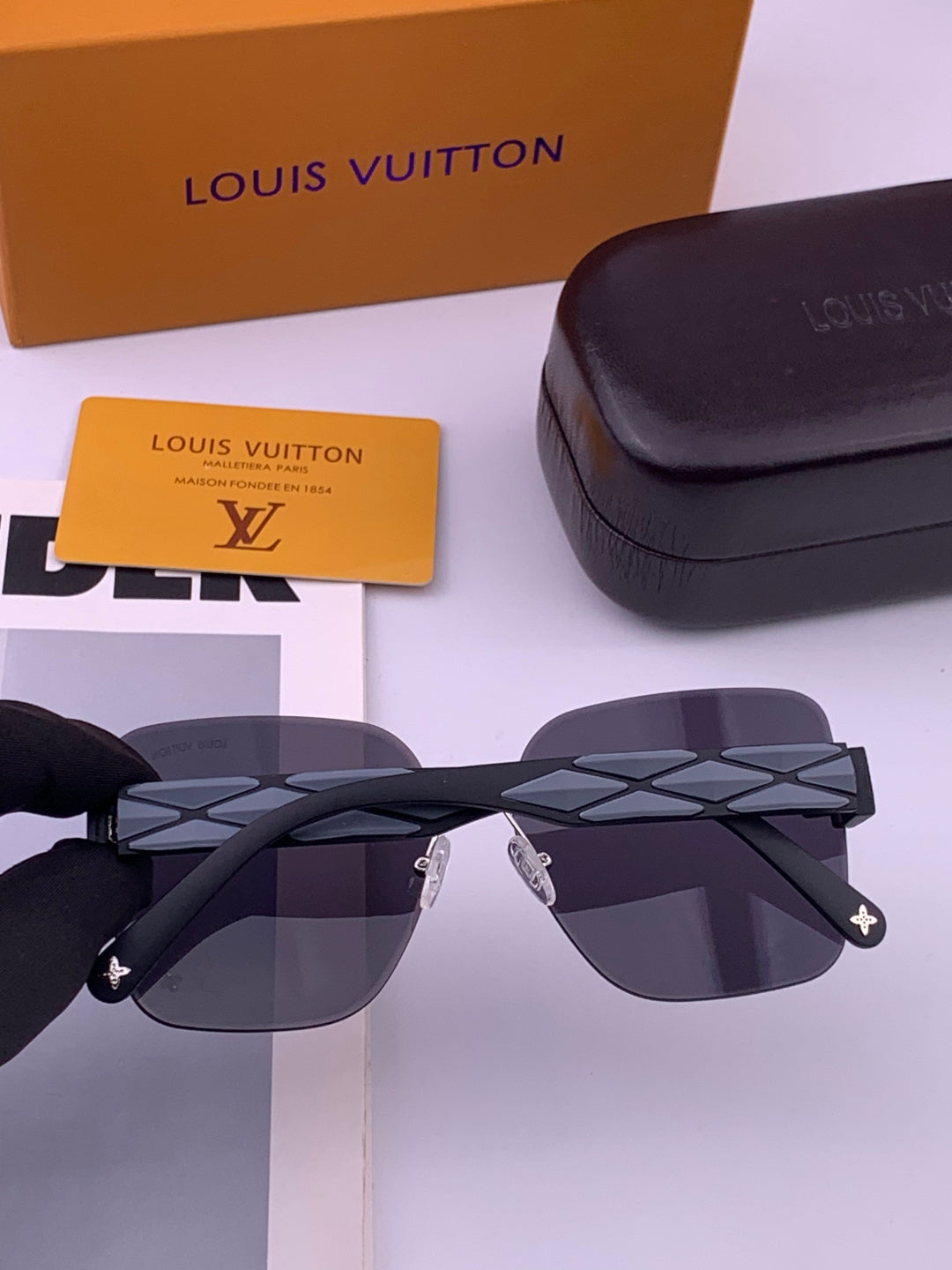 Louis Vuitton L1550 Square Gold Lens Sunglasses for Men & Women - 431286 - detail image 6