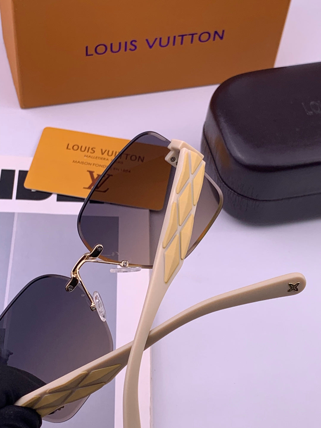 Louis Vuitton L1550 Square Brown Lens Sunglasses for Men & Women - 431287 - detail image 5