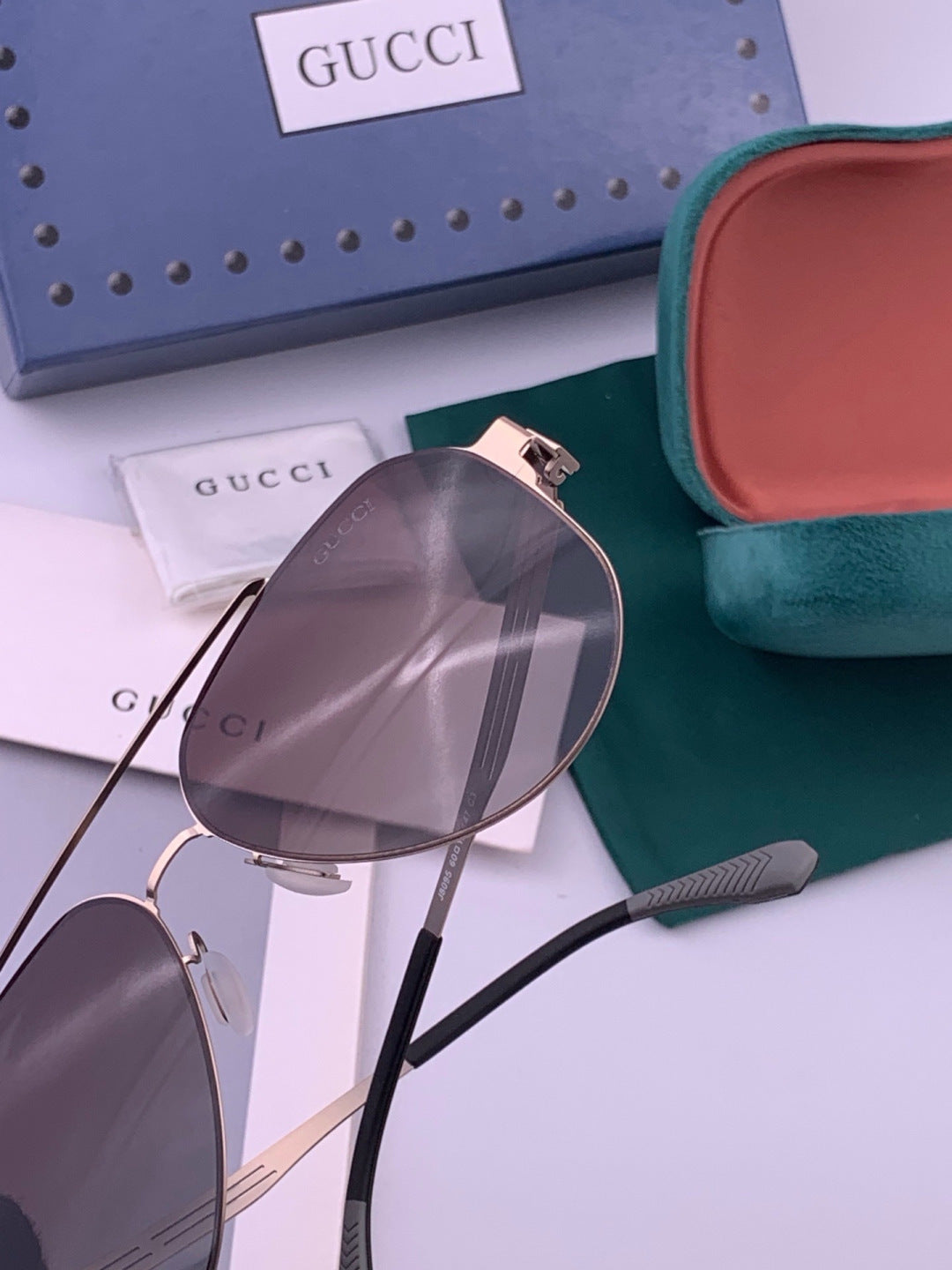 Gucci G5809 Polarized Fashion Gold Lens Sunglasses for Men & Women - 431415 - detail image 4