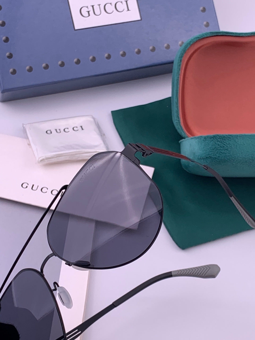 Gucci G5809 Polarized Fashion Gold Lens Sunglasses for Men & Women - 431416 - detail image 3