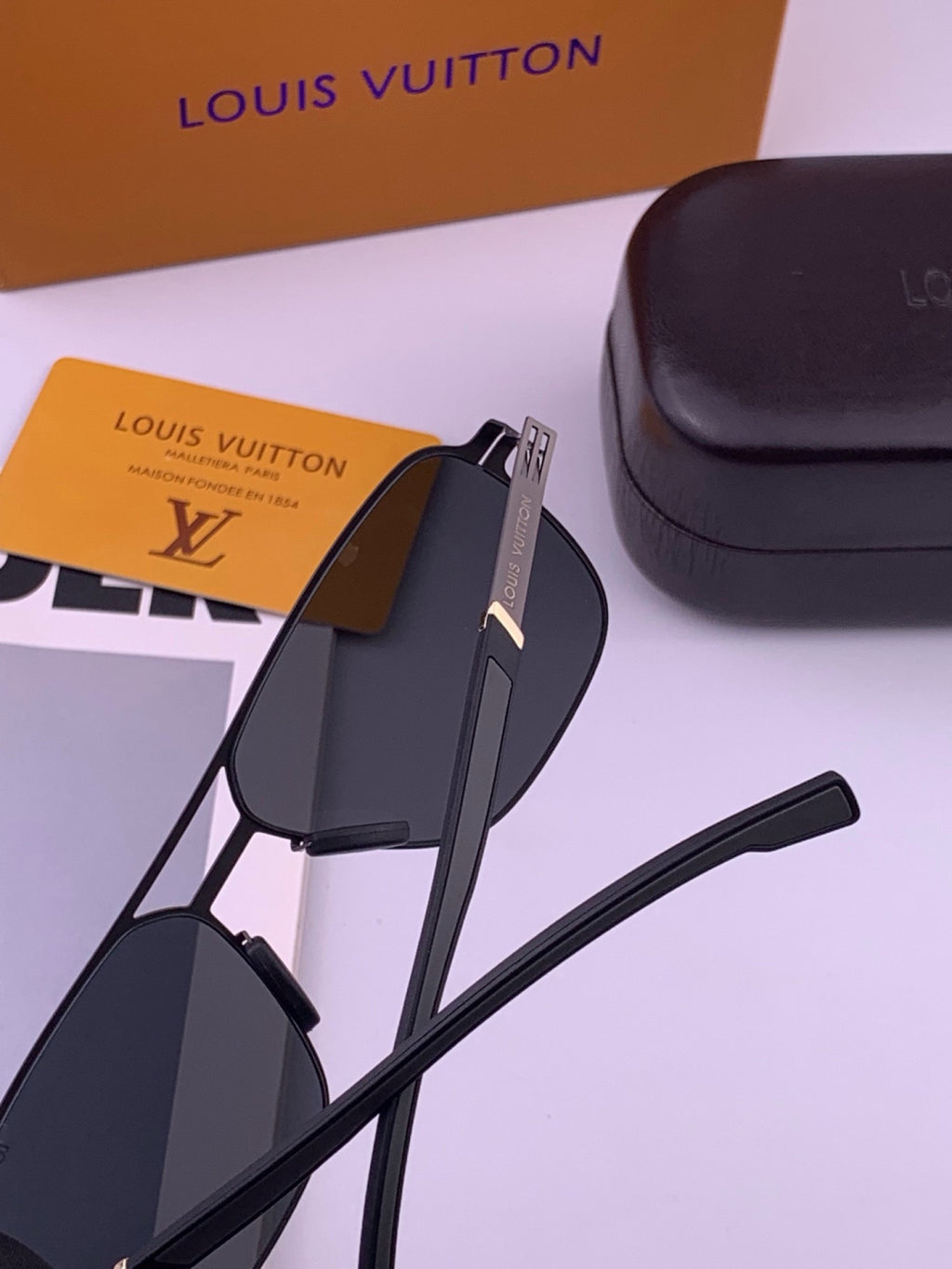 Louis Vuitton L816 Fashion Gold Lens Sunglasses for Men & Women - 431264 - detail image 5