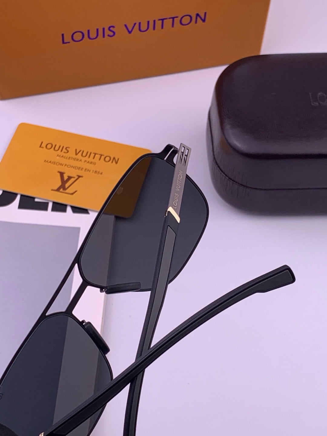 Louis Vuitton L816 Fashion Gold Lens Sunglasses for Men & Women - 431264 - detail image 5