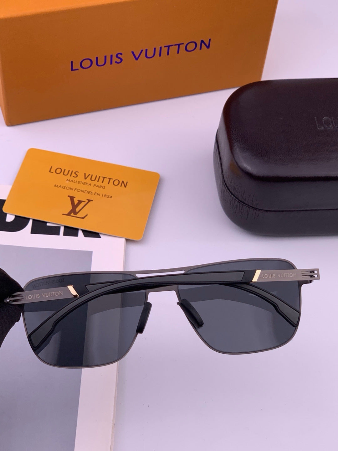 Louis Vuitton L816 Fashion Gold Lens Sunglasses for Men & Women - 431264 - detail image 4