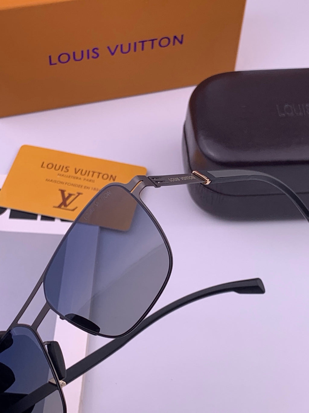 Louis Vuitton L816 Fashion Gold Lens Sunglasses for Men & Women - 431265 - detail image 3