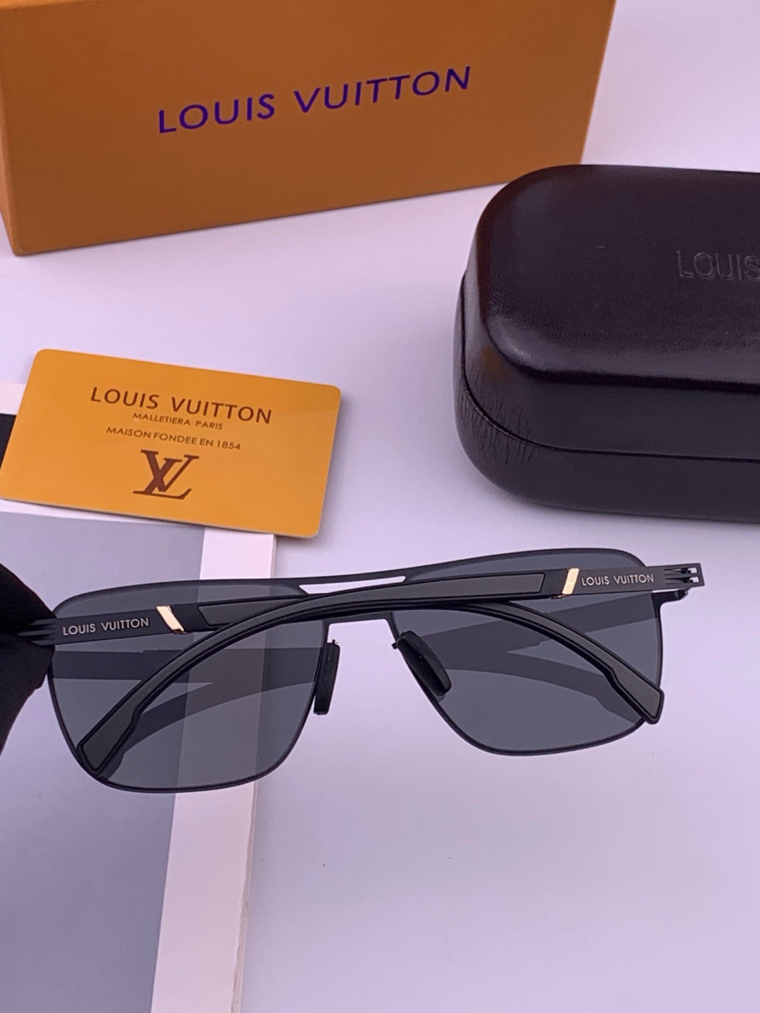 Louis Vuitton L816 Fashion Gold Lens Sunglasses for Men & Women - 431266 - detail image 4
