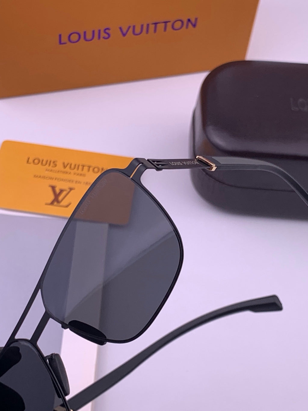 Louis Vuitton L816 Fashion Gold Lens Sunglasses for Men & Women - 431266 - detail image 3