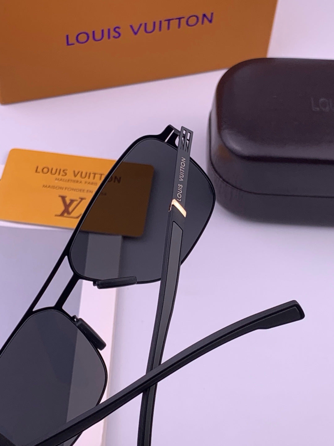 Louis Vuitton L816 Fashion Gold Lens Sunglasses for Men & Women - 431266 - detail image 5