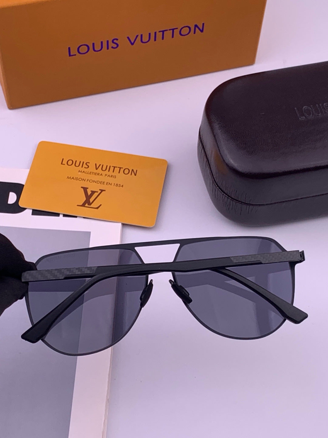 Louis Vuitton L315 Fashion Gold Lens Sunglasses for Men & Women - 431267 - detail image 4