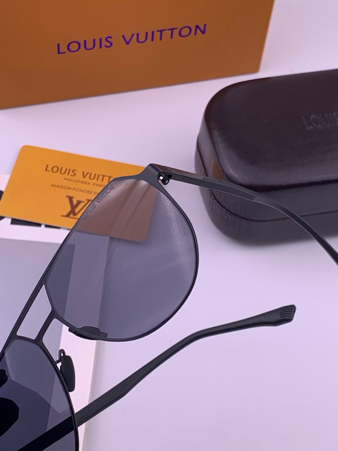 Louis Vuitton L315 Fashion Gold Lens Sunglasses for Men & Women - 431267 - detail image 3
