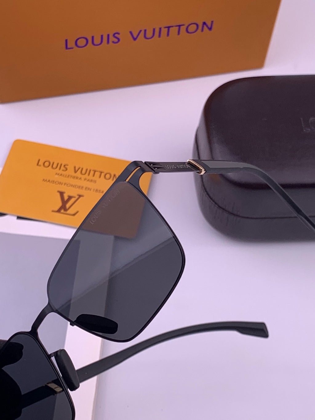 Louis Vuitton L516 Fashion Gold Lens Sunglasses for Men & Women - 431269 - detail image 3