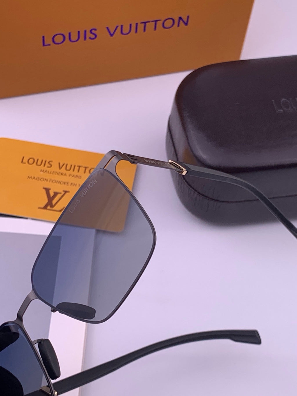 Louis Vuitton L516 Fashion Gold Lens Sunglasses for Men & Women - 431270 - detail image 3