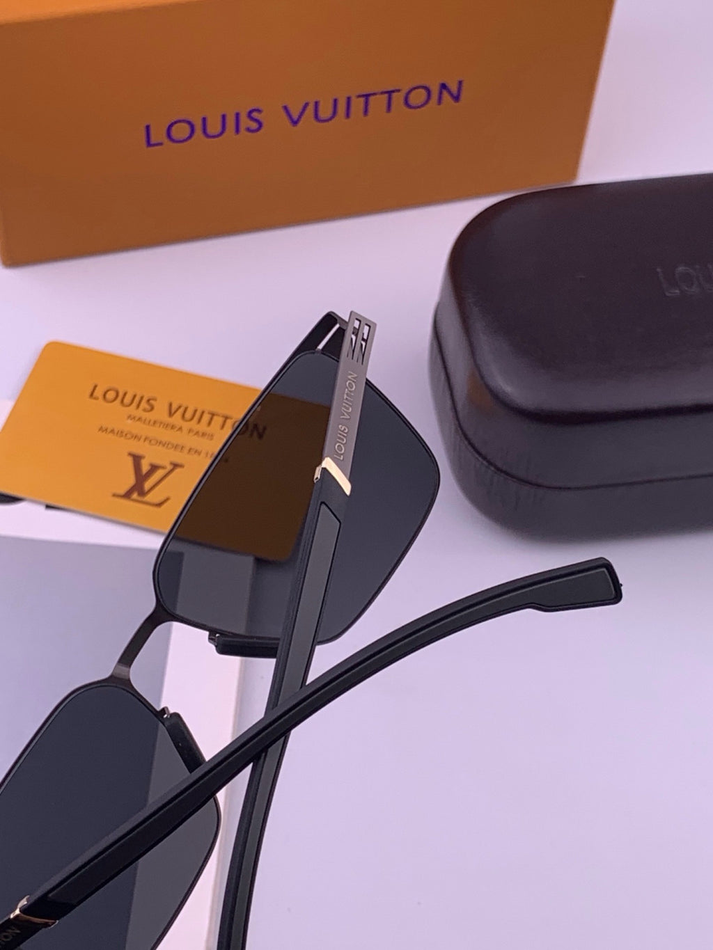 Louis Vuitton L516 Fashion Gold Lens Sunglasses for Men & Women - 431271 - detail image 4