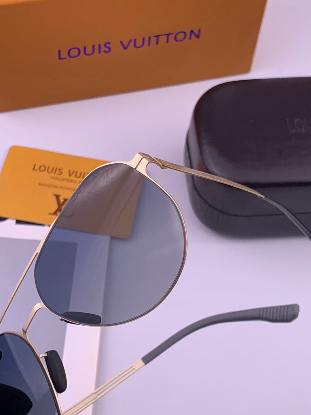 Louis Vuitton L39 Fashion Gold Lens Sunglasses for Men & Women - 431273 - detail image 3