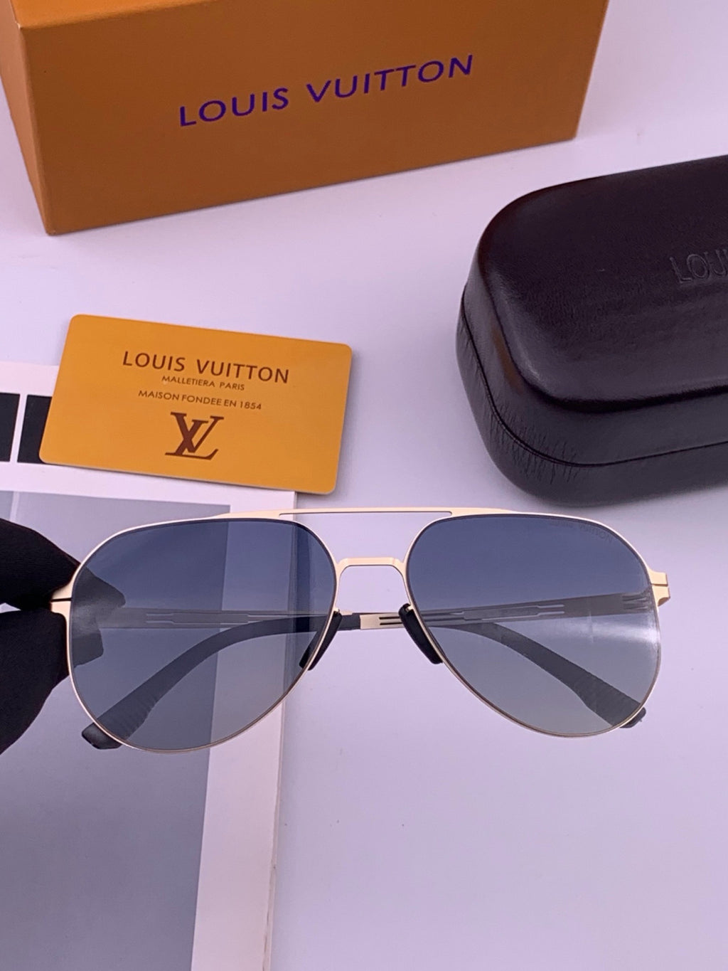 Louis Vuitton L39 Fashion Gold Lens Sunglasses for Men & Women - 431273