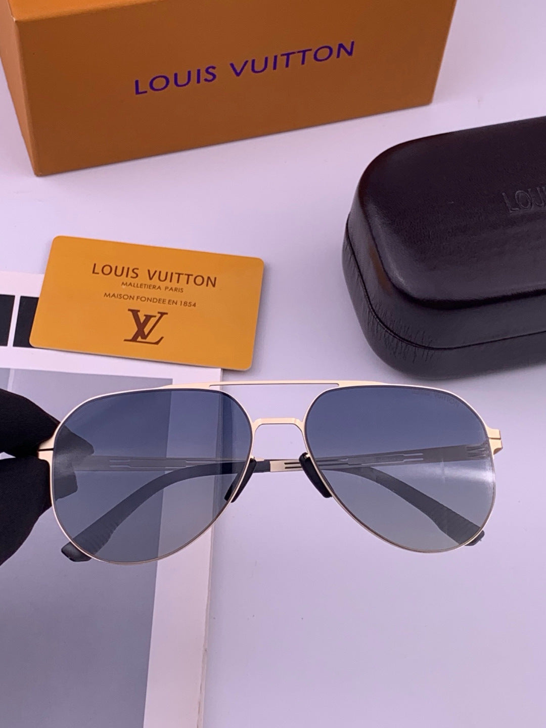 Louis Vuitton L39 Fashion Gold Lens Sunglasses for Men & Women - 431273