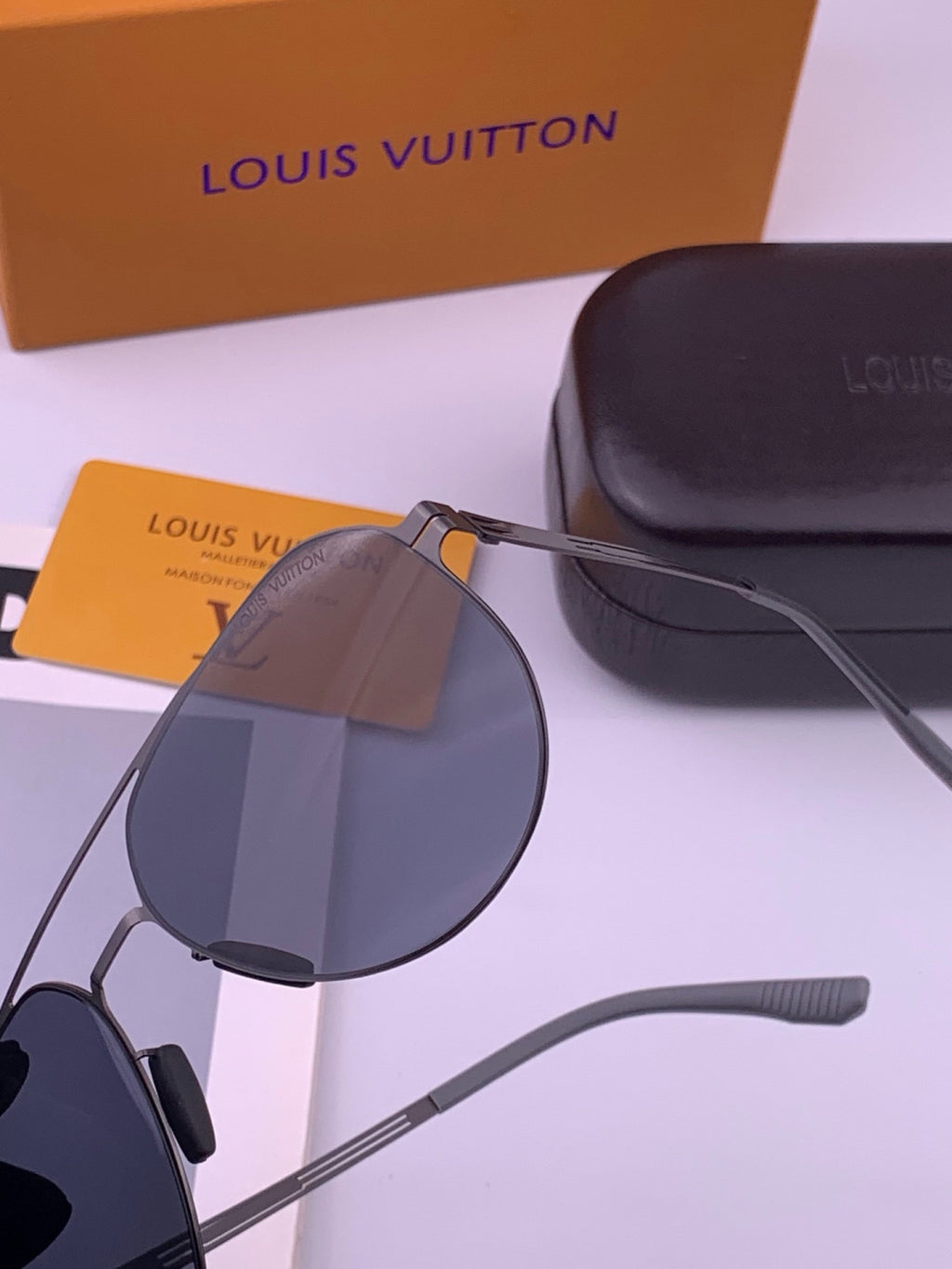 Louis Vuitton L39 Fashion Gold Lens Sunglasses for Men & Women - 431274 - detail image 3