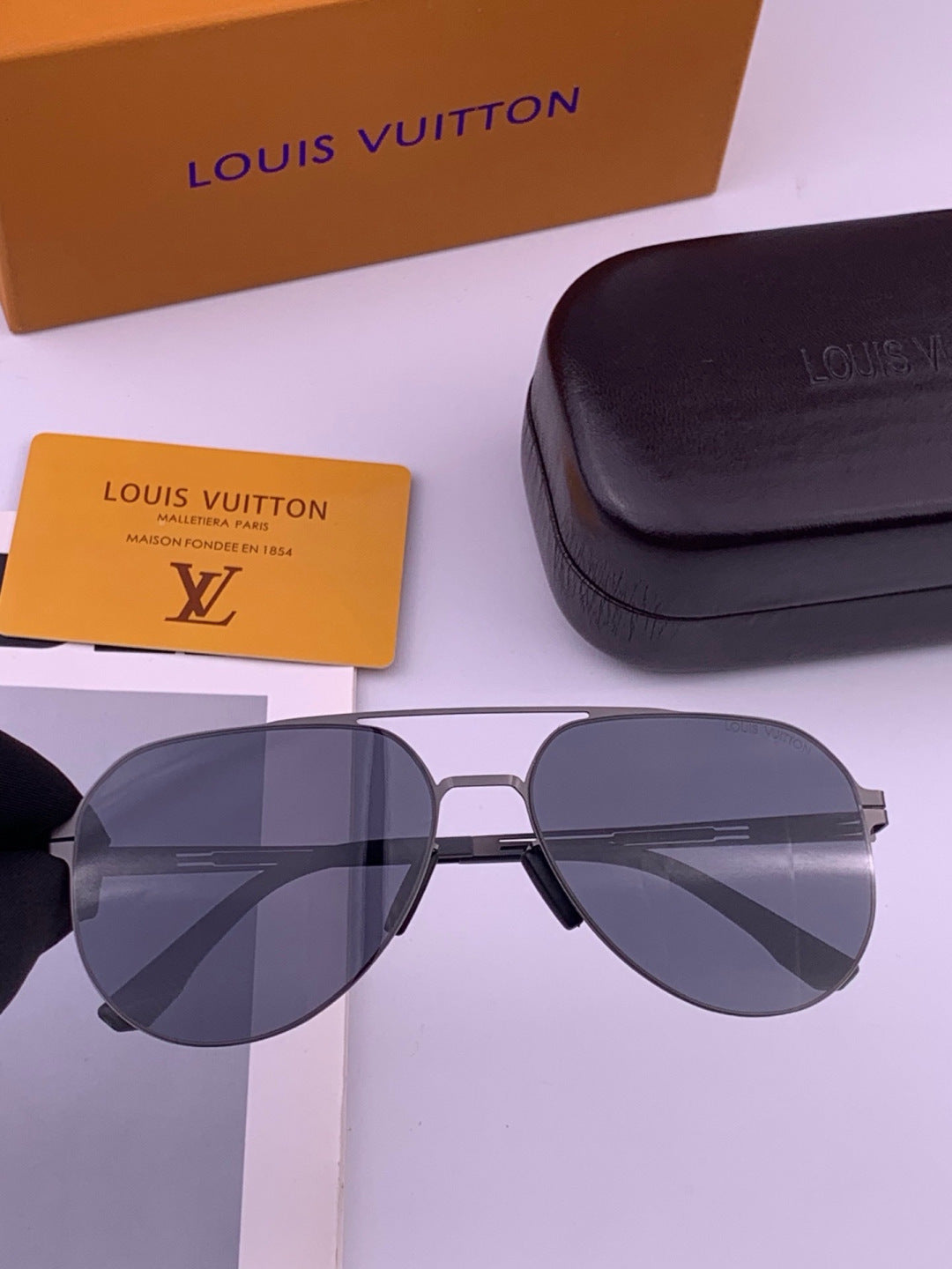 Louis Vuitton L39 Fashion Gold Lens Sunglasses for Men & Women - 431274