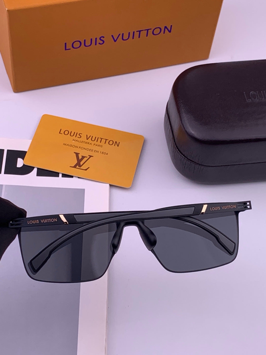 Louis Vuitton L316 Fashion Gold Lens Sunglasses for Men & Women - 431278 - detail image 4