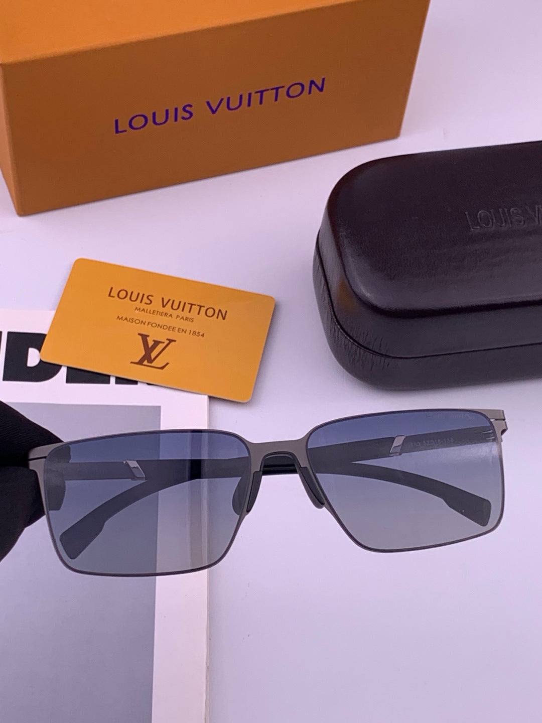 Louis Vuitton L316 Fashion Gold Lens Sunglasses for Men & Women - 431279
