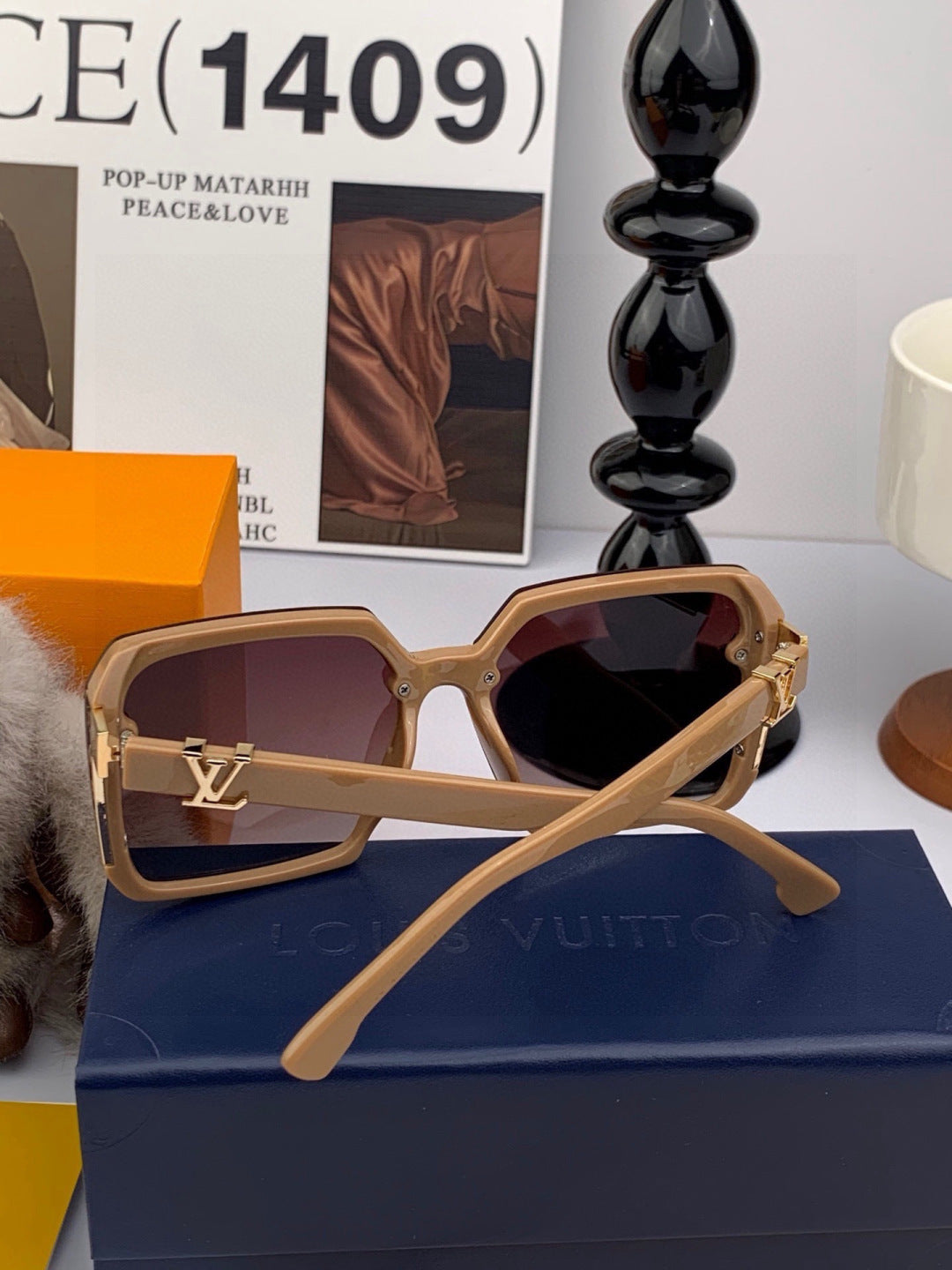 Louis Vuitton L3262 Square Red Lens Sunglasses for Men & Women - 431177 - detail image 5