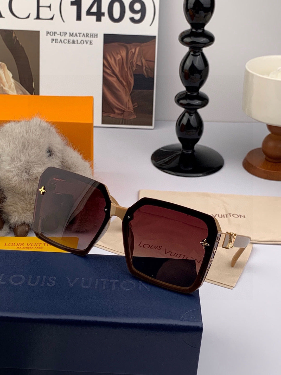 Louis Vuitton L3262 Square Red Lens Sunglasses for Men & Women - 431177 - detail image 2
