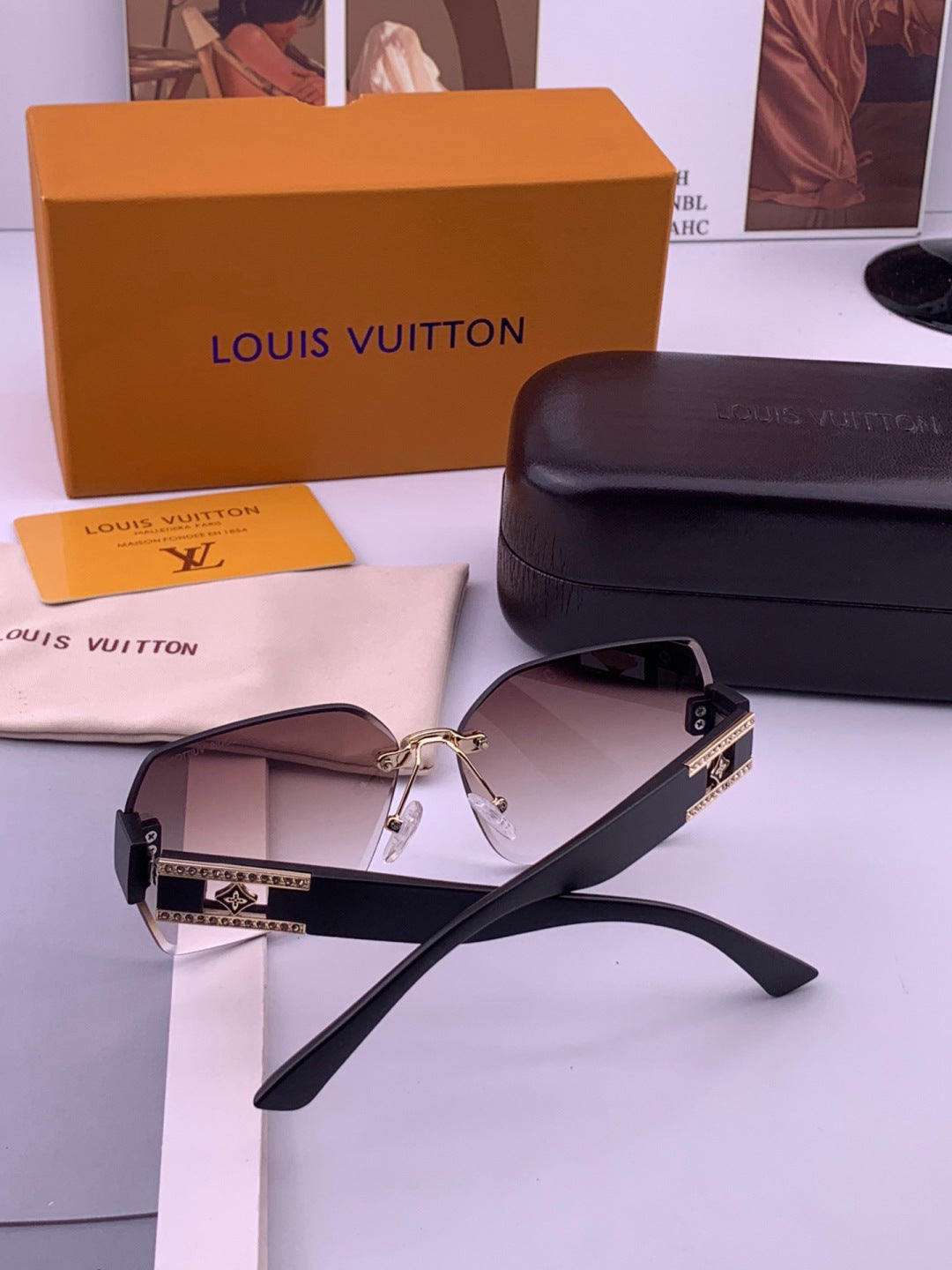 Louis Vuitton L9261 Square Black Lens Sunglasses for Men & Women - 431183 - detail image 6