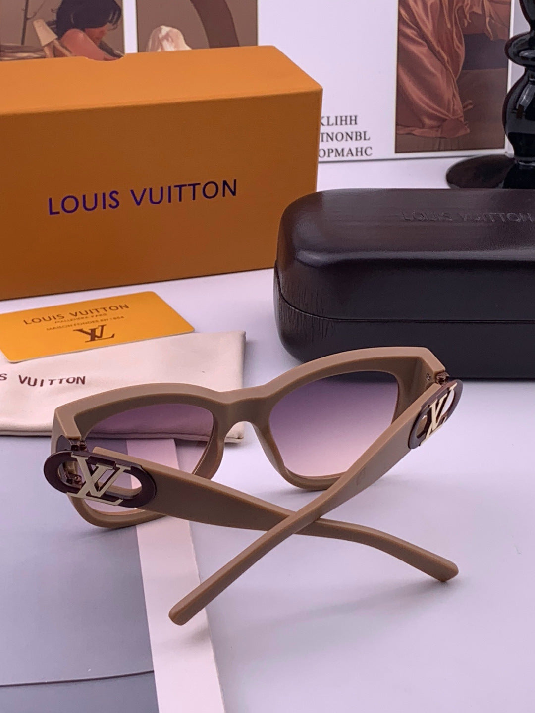 Louis Vuitton L07002 Square Purple Lens Sunglasses for Women - 431184 - detail image 7