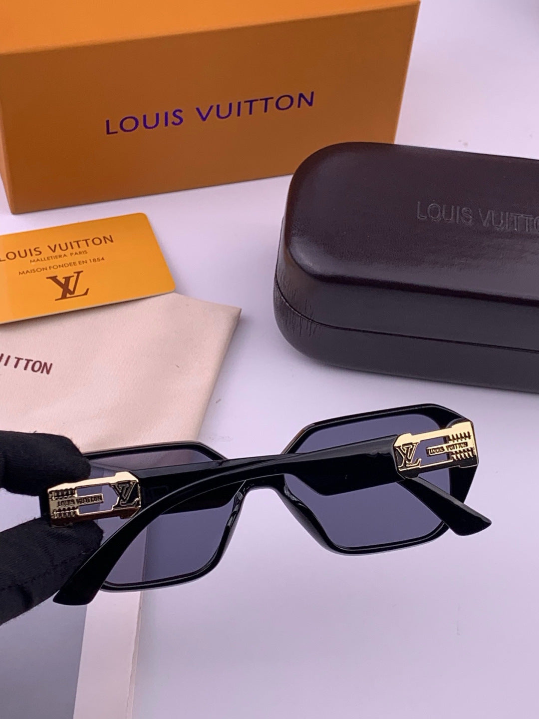 Louis Vuitton L17001 Square Black Lens Sunglasses for Women - 431188 - detail image 5