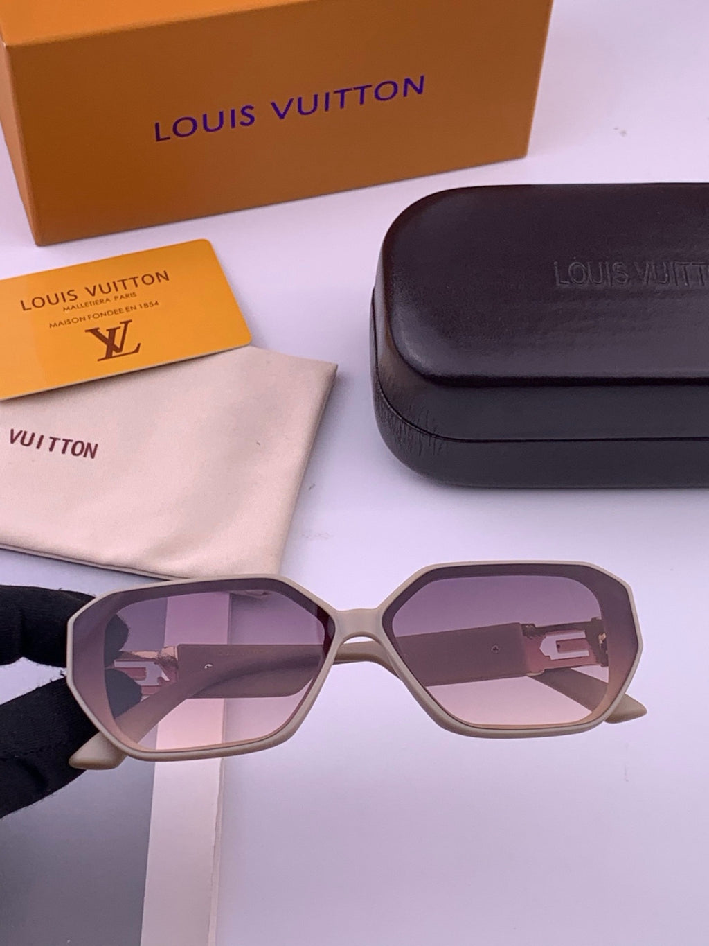 Louis Vuitton L17001 Square Purple Lens Sunglasses for Women - 431189