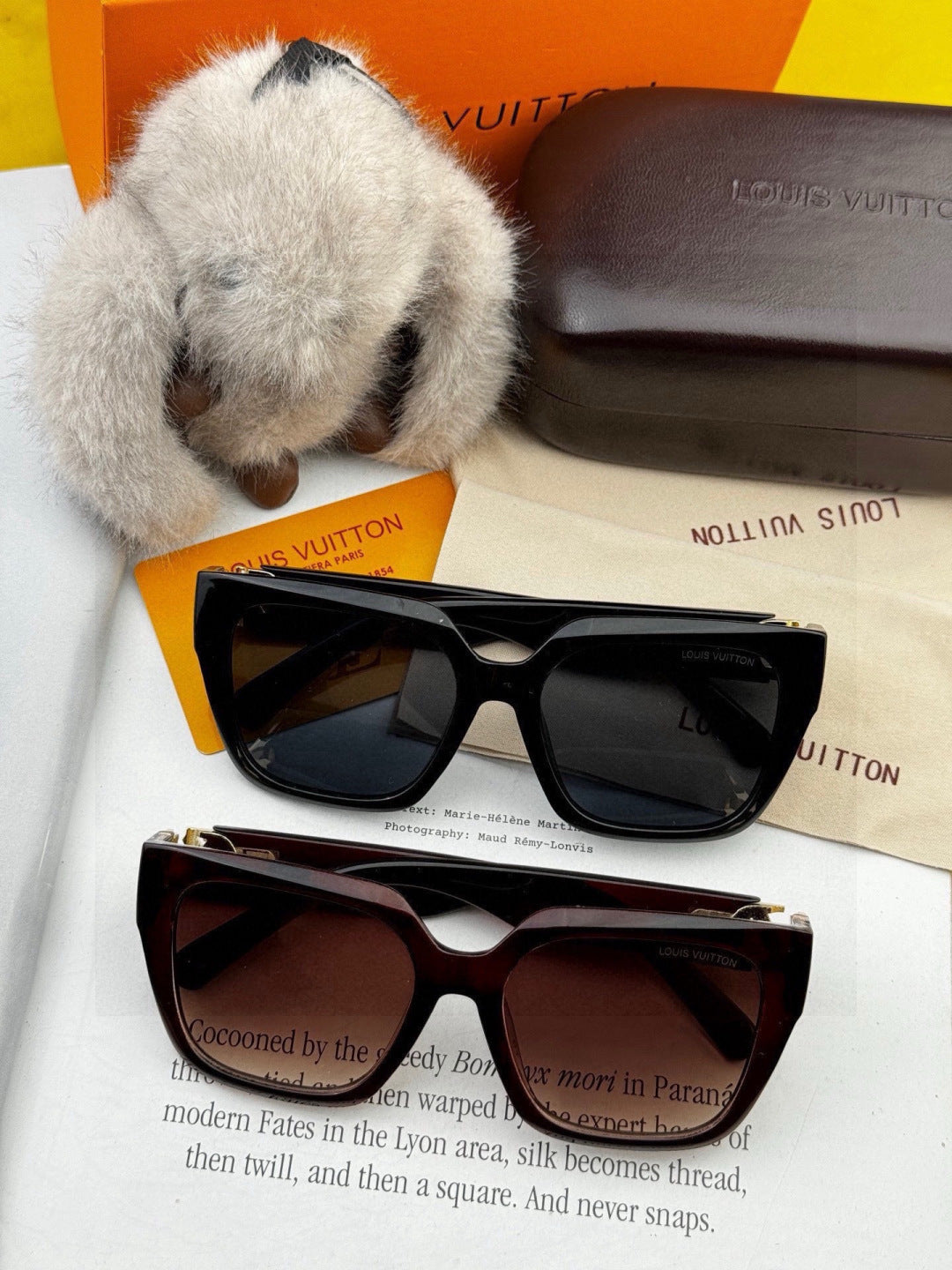 Louis Vuitton L95801 Square Brown Lens Sunglasses for Women - 431162 - detail image 5