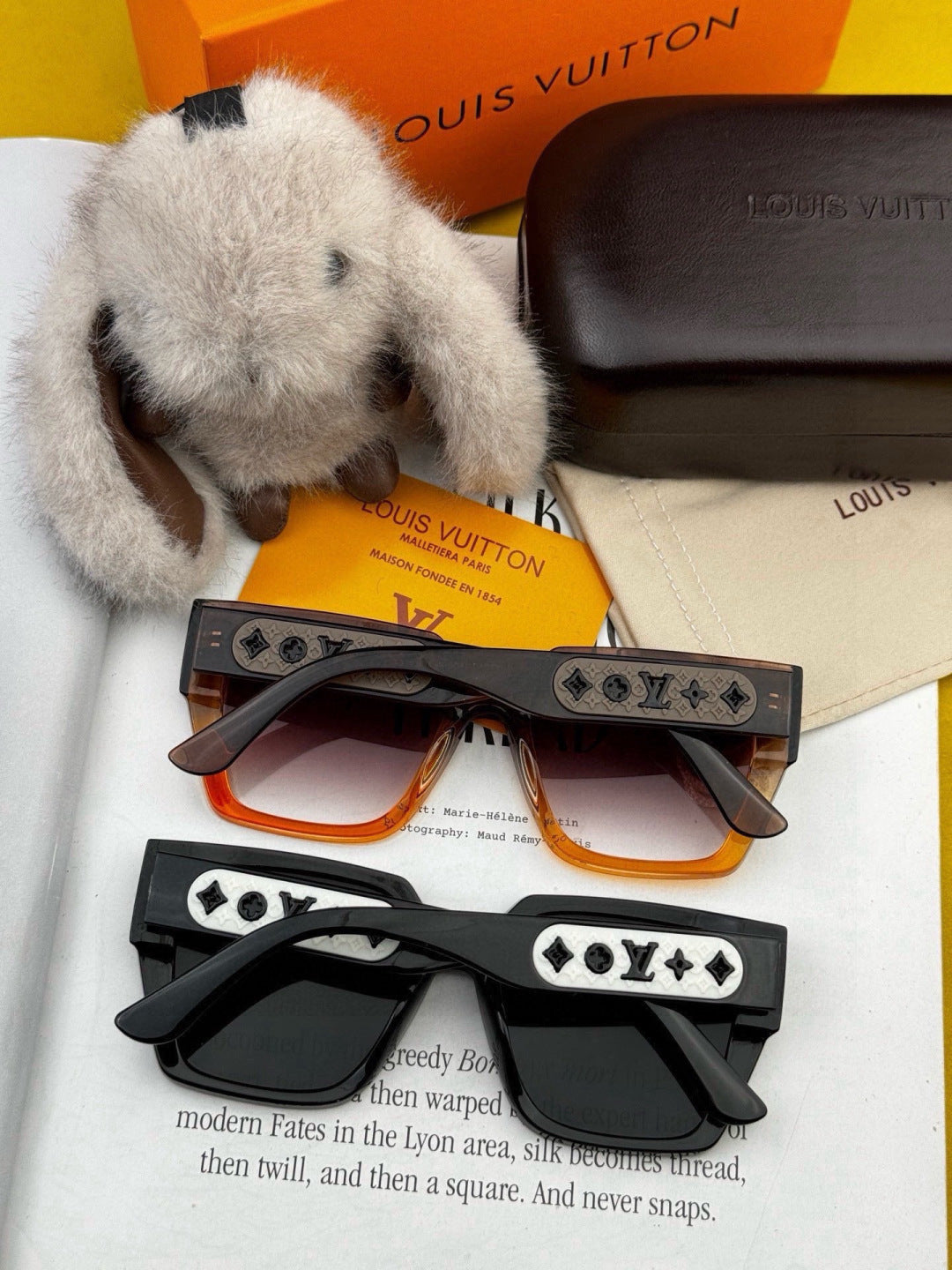 Louis Vuitton L6133 Square Red Lens Sunglasses for Women - 431163 - detail image 6