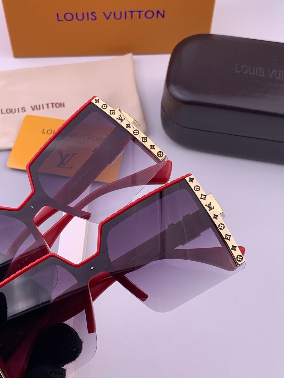 Louis Vuitton L6149 Square Black Lens Sunglasses for Men & Women - 431164 - detail image 6