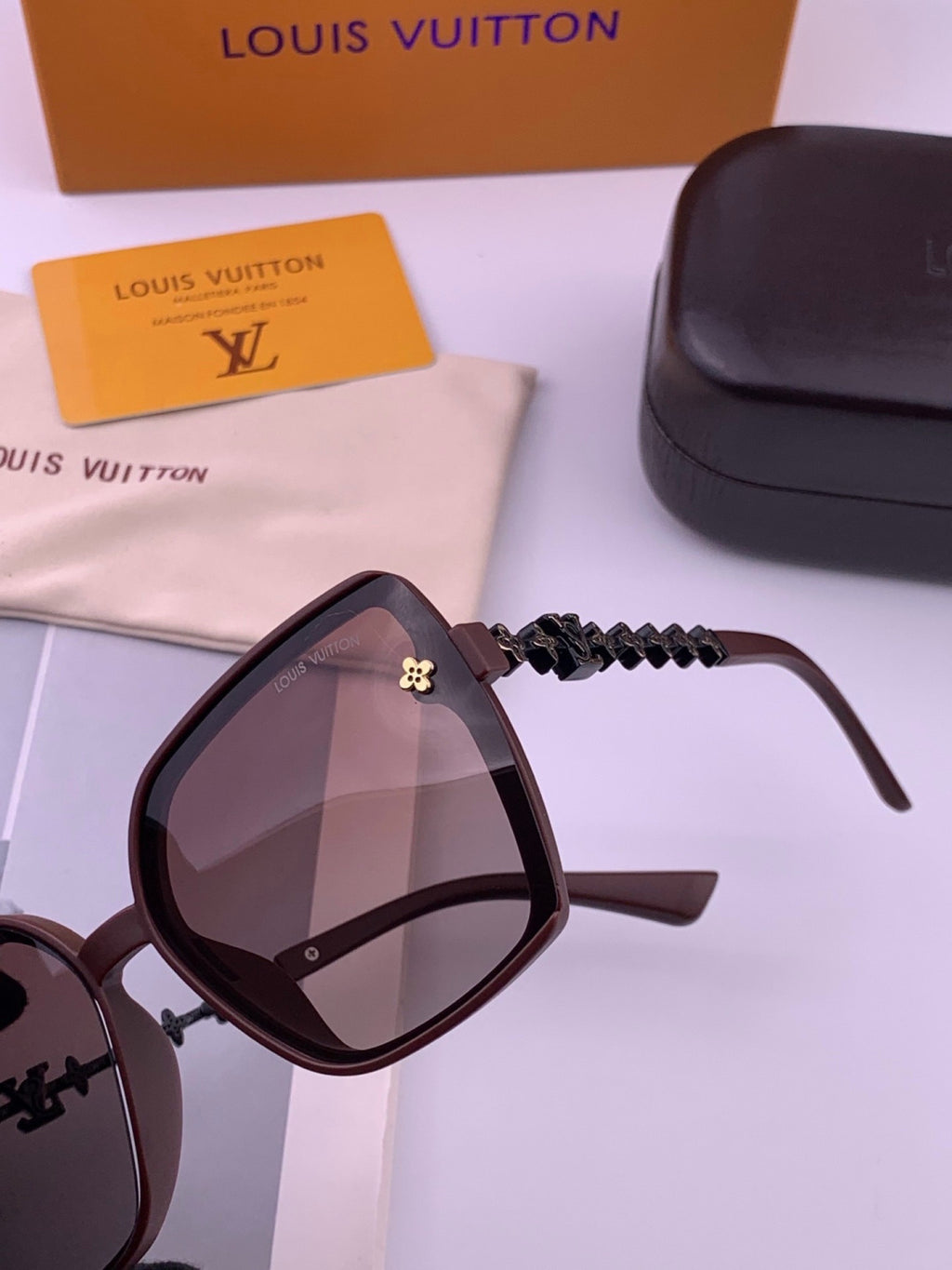 Louis Vuitton L3992 Polarized Square Black Lens Sunglasses for Men & Women - detail image 4