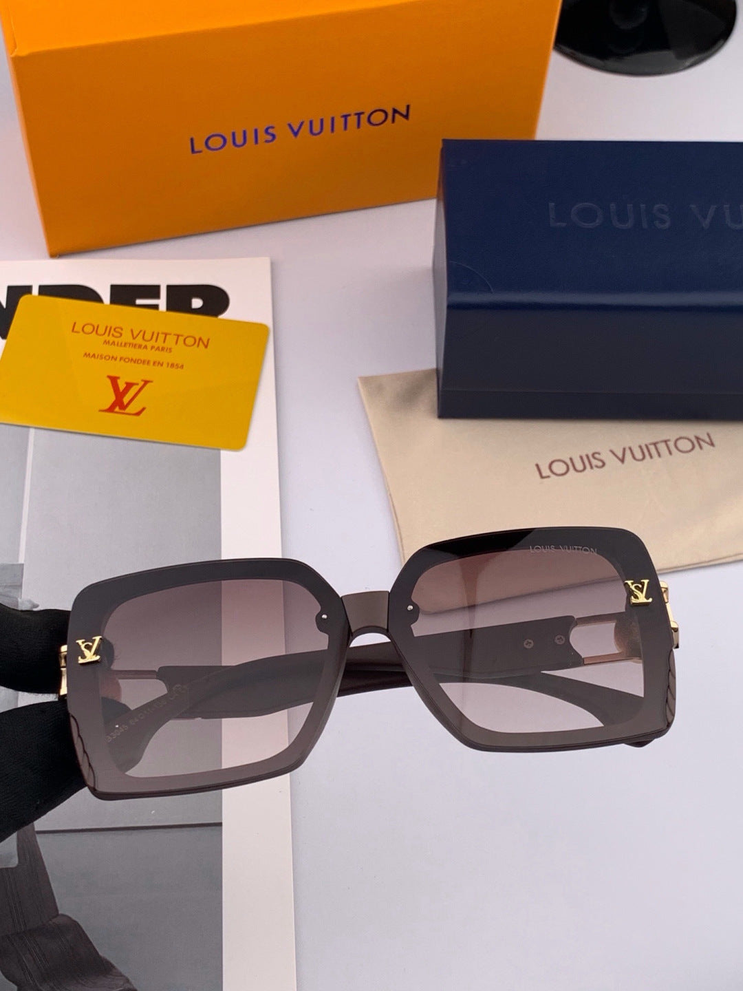 Louis Vuitton L5304 Polarized Square Gold Lens Sunglasses for Men & W - 431176