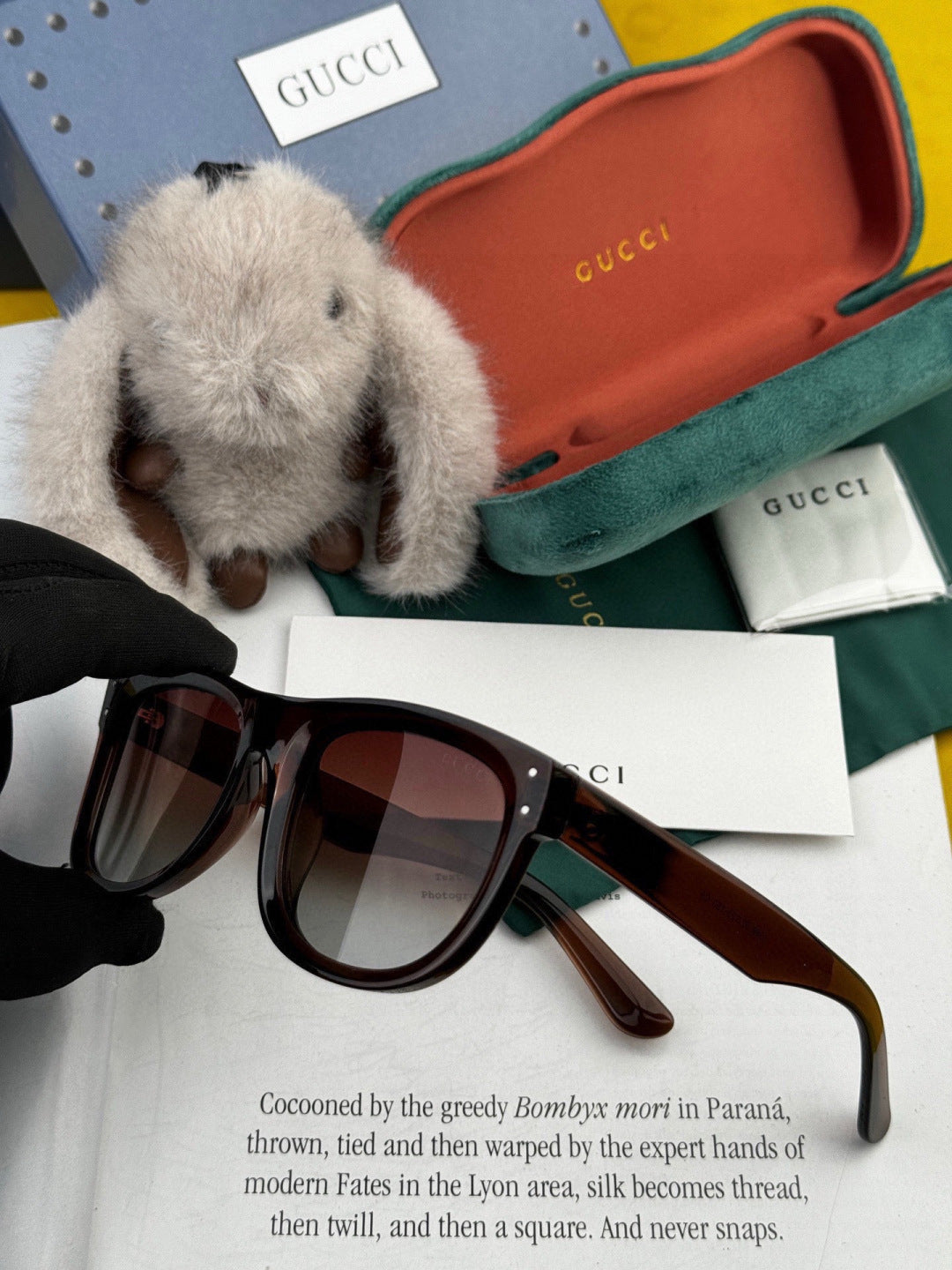 Gucci G9108 Polarized Square Red Lens Sunglasses for Men & Women - detail image 4