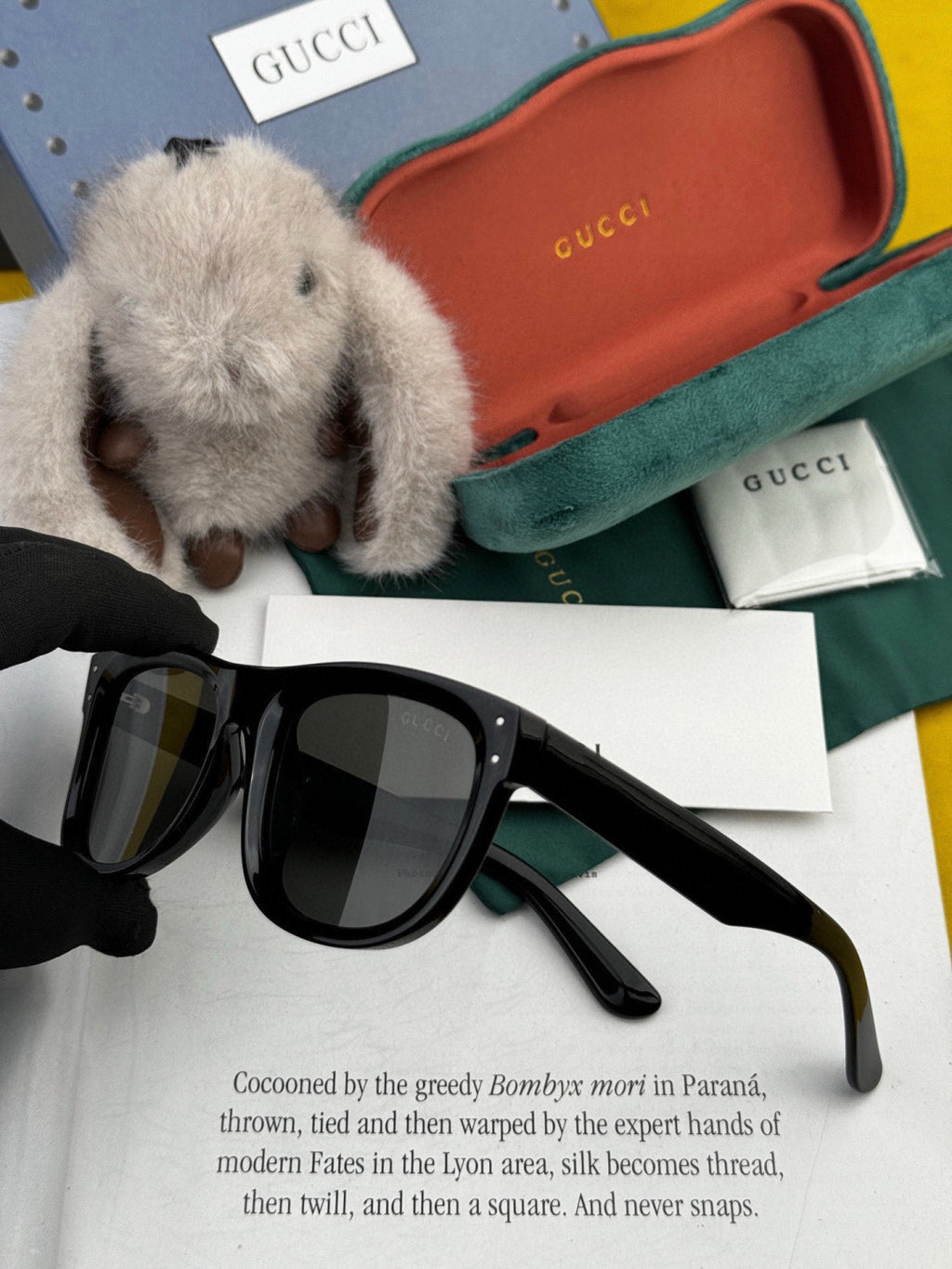 Gucci G9108 Polarized Square Red Lens Sunglasses for Men & Women - detail image 3