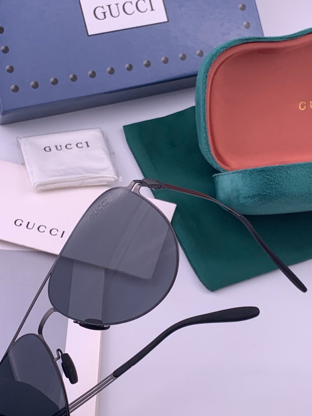Gucci G1381 Fashion Gold Lens Sunglasses for Men & Women - 431342 - detail image 4