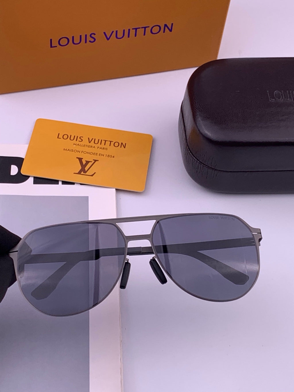 Louis Vuitton L712 Fashion Brown Lens Sunglasses for Men & Women - 431155