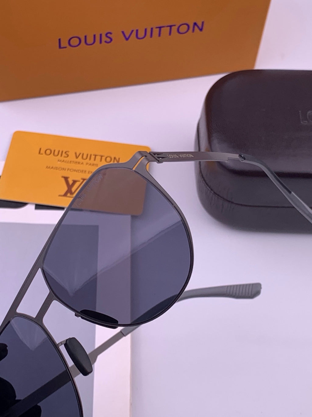 Louis Vuitton L712 Fashion Brown Lens Sunglasses for Men & Women - 431155 - detail image 3