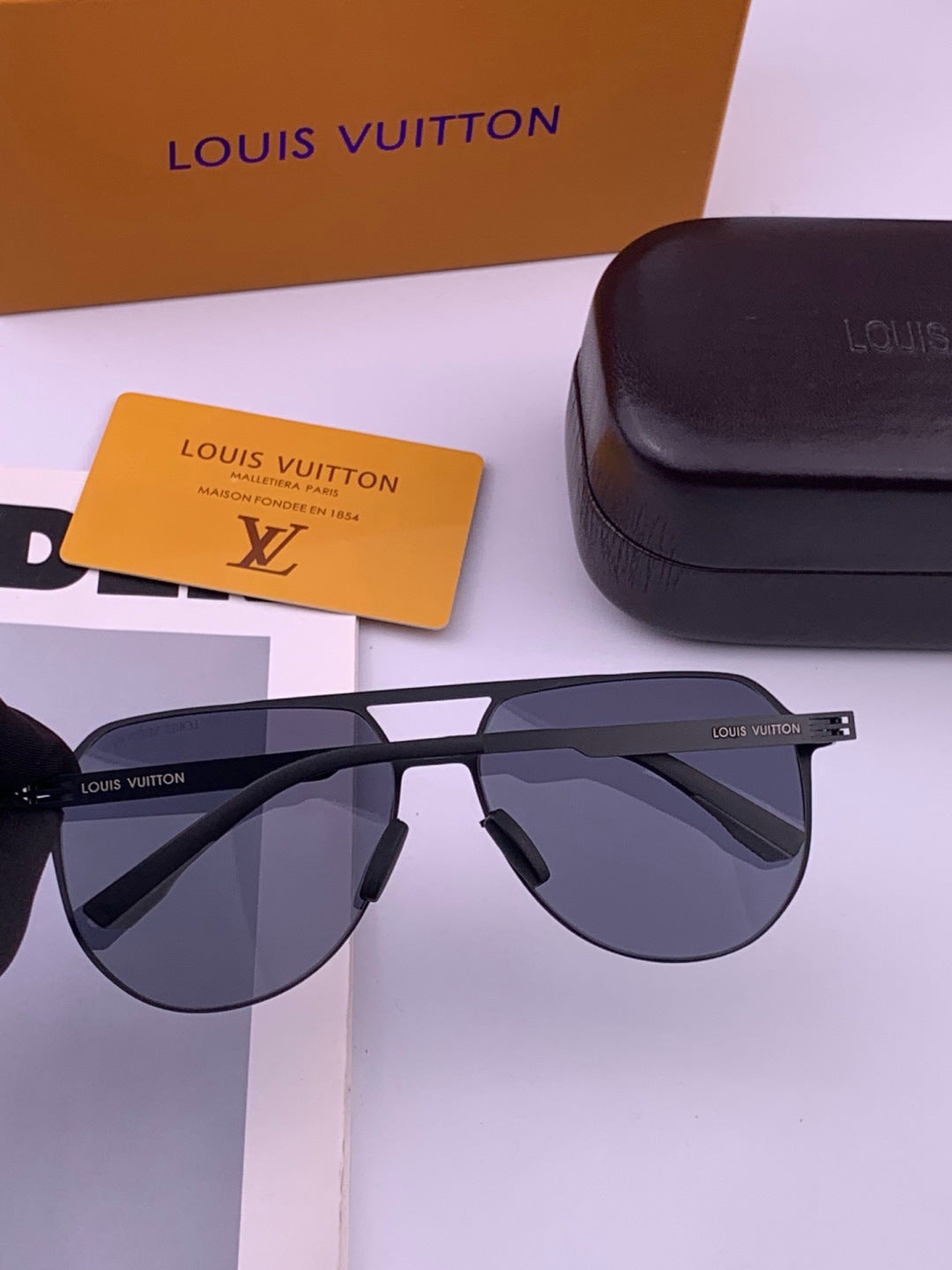 Louis Vuitton L712 Fashion Brown Lens Sunglasses for Men & Women - 431157 - detail image 6