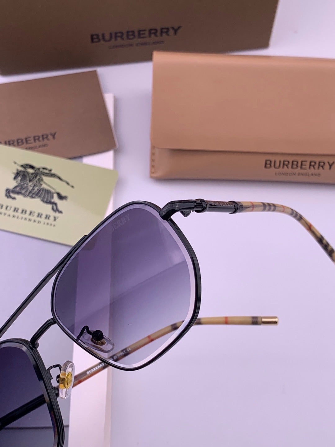 Burberry B938 Aviator Purple Lens Sunglasses for Men - 449593 - detail image 3