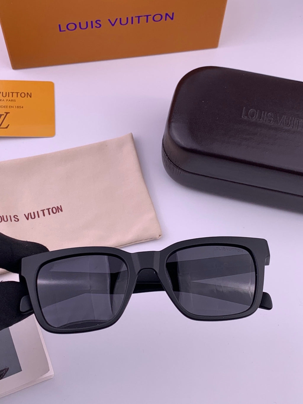 Louis Vuitton Fashion Black Lens Sunglasses for Men & Women - 448593 - detail image 2