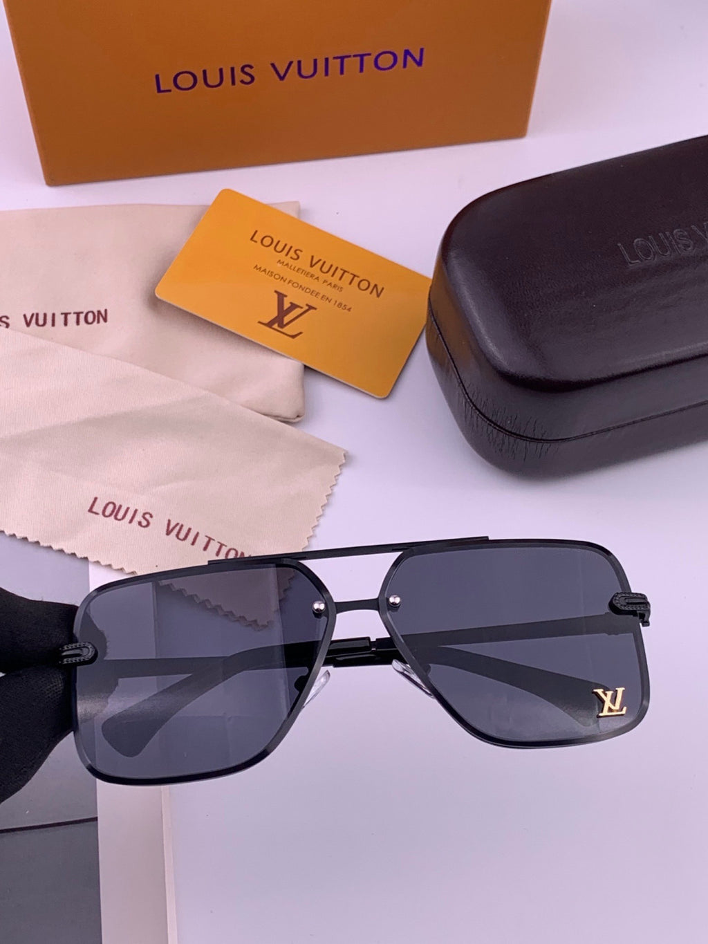 Louis Vuitton L91747 Aviator Orange Lens Sunglasses for Men & Women - 448595
