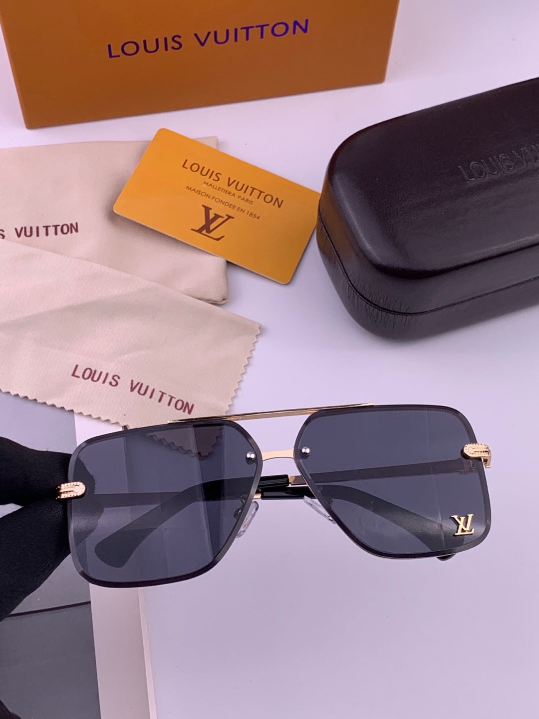 Louis Vuitton L91747 Aviator Orange Lens Sunglasses for Men & Women - 448595 - detail image 4