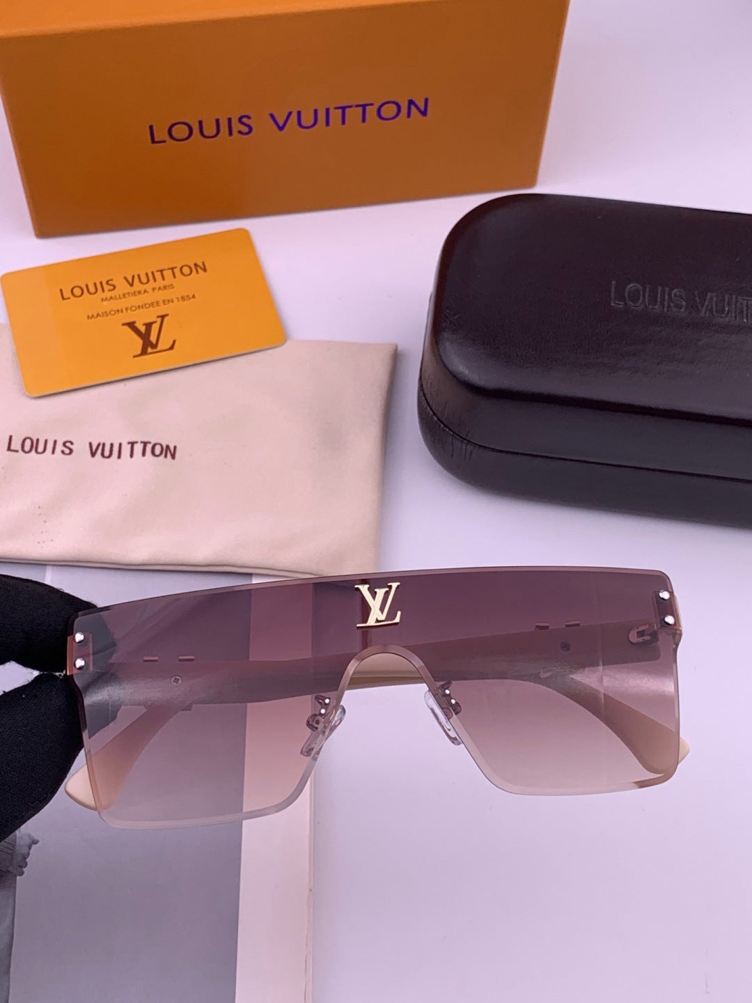 Louis Vuitton L36000 Oversized Purple Lens Sunglasses for Men & Women - 448602
